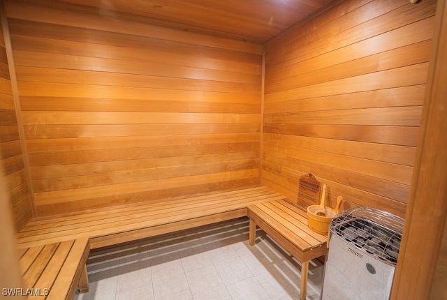 6010 Chardonnay LN 304, Naples, FL 34119