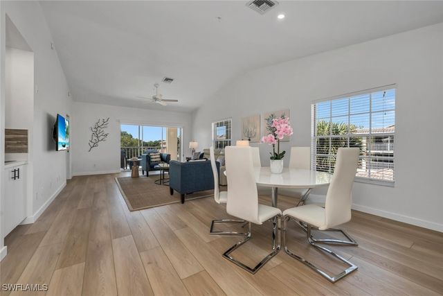 6010 Chardonnay LN 304, Naples, FL 34119