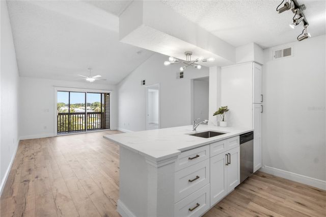2500 WINDING CREEK BOULEVARD F305, Clearwater, FL 33761