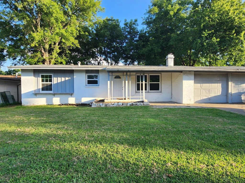 2206 Huntington Drive, Arlington, TX 76010