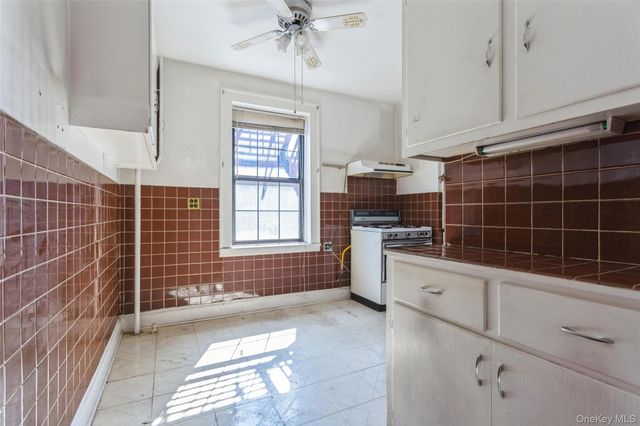 68-36 Burns Street D1, Forest Hills, NY 11375