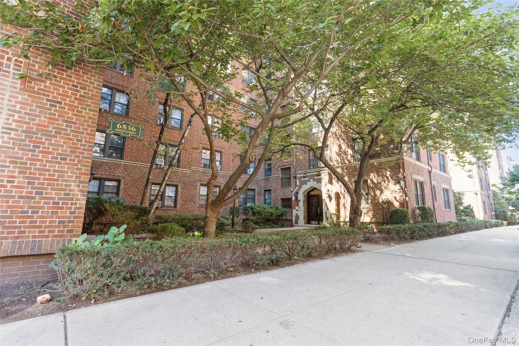 68-36 Burns Street D1, Forest Hills, NY 11375 — exterior