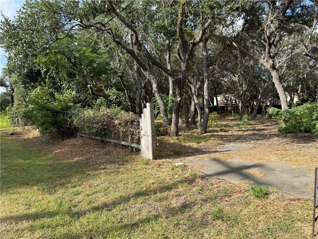601 N 10th St, Fulton, TX 78358 — photo 3
