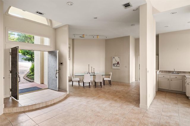 5900 Westslope DR, Austin, TX 78731