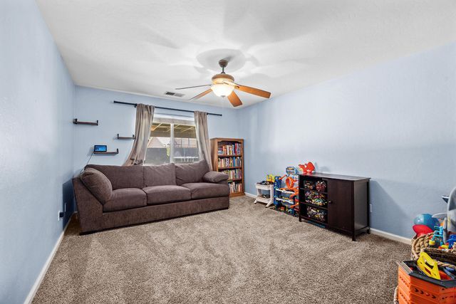 4237 E Murray Avenue, Visalia, CA 93292