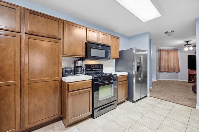 4237 E Murray Avenue, Visalia, CA 93292