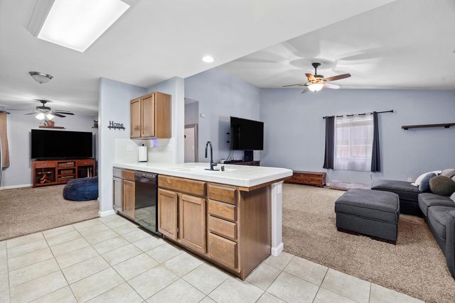 4237 E Murray Avenue, Visalia, CA 93292