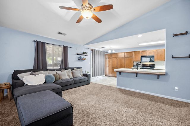 4237 E Murray Avenue, Visalia, CA 93292