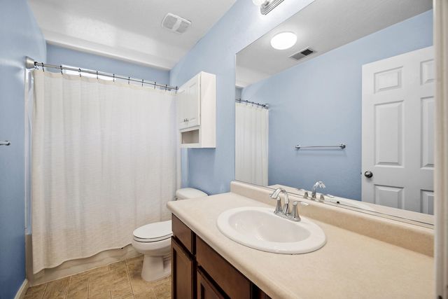 4237 E Murray Avenue, Visalia, CA 93292