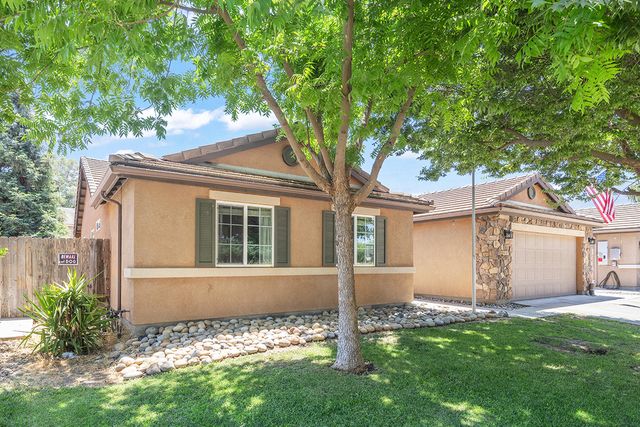 4237 E Murray Avenue, Visalia, CA 93292