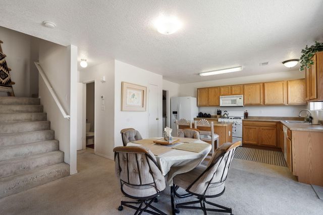 1813 Sierra Norte Loop NE, Rio Rancho, NM 87144