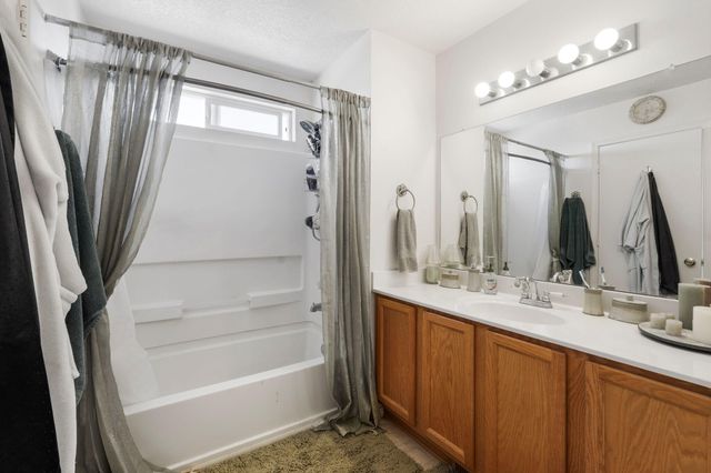 1813 Sierra Norte Loop NE, Rio Rancho, NM 87144