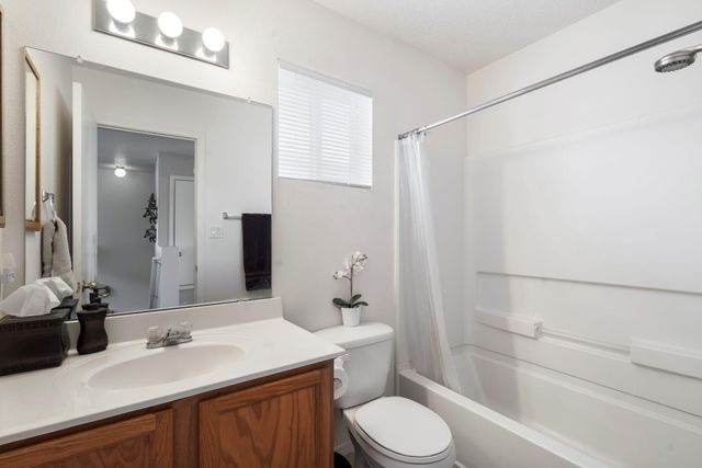 1813 Sierra Norte Loop NE, Rio Rancho, NM 87144