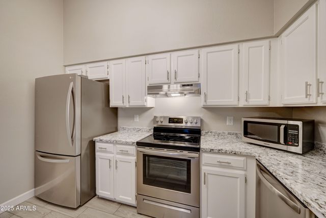 555 N MAY Street 20, Mesa, AZ 85201