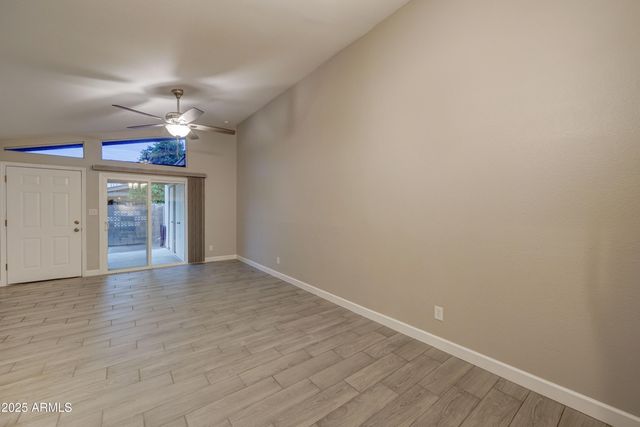 555 N MAY Street 20, Mesa, AZ 85201