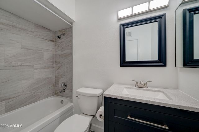 555 N MAY Street 20, Mesa, AZ 85201