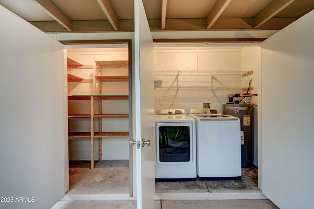 555 N MAY Street 20, Mesa, AZ 85201