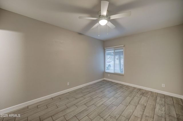 555 N MAY Street 20, Mesa, AZ 85201