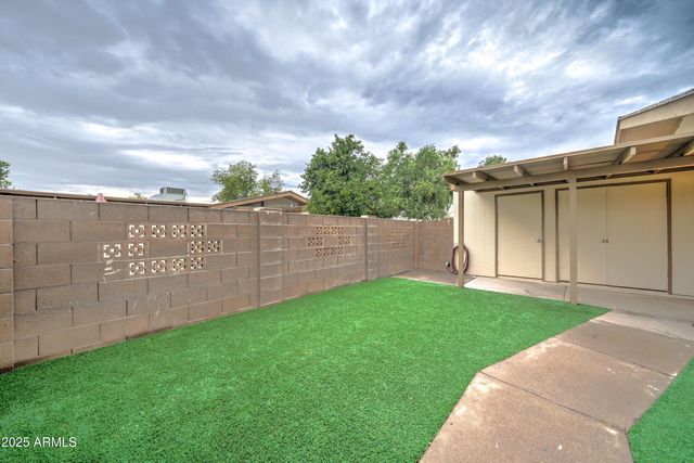 555 N MAY Street 20, Mesa, AZ 85201