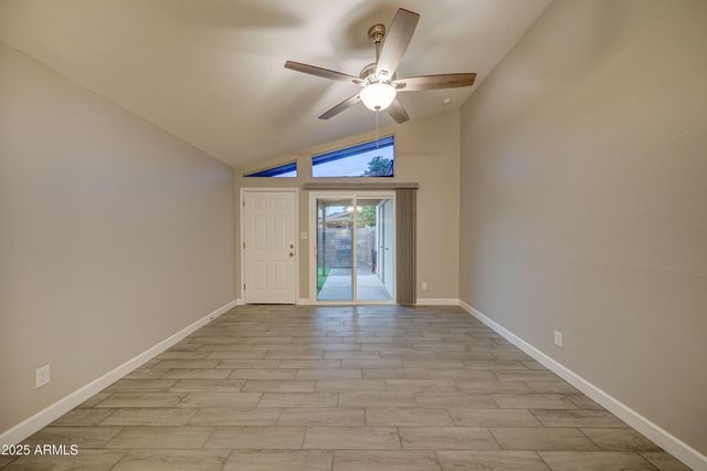 555 N MAY Street 20, Mesa, AZ 85201