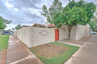 555 N MAY Street 20, Mesa, AZ 85201