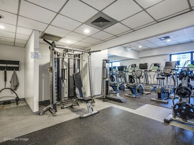 1030 N State Street 3J, Chicago, IL 60610