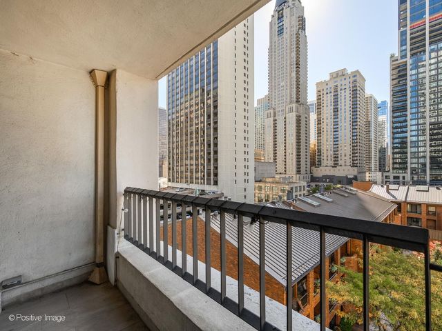 1030 N State Street 3J, Chicago, IL 60610