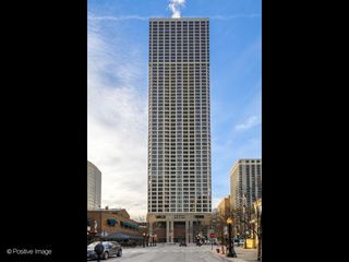 1030 N State Street 3J, Chicago, IL 60610