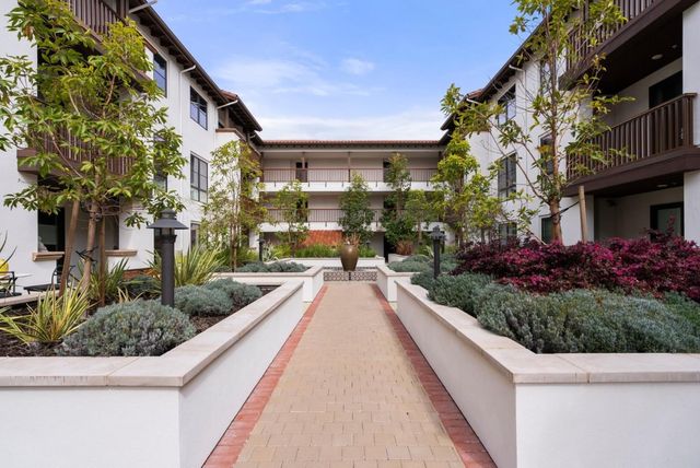 657 Walnut Street 537, San Carlos, CA 94070