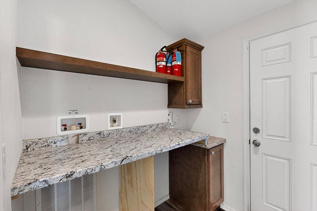 11711 Bucking Bronco Trail SE, Albuquerque, NM 87123