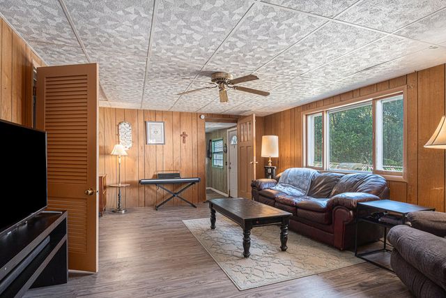 859 Bristol Avenue NW, Grand Rapids, MI 49504