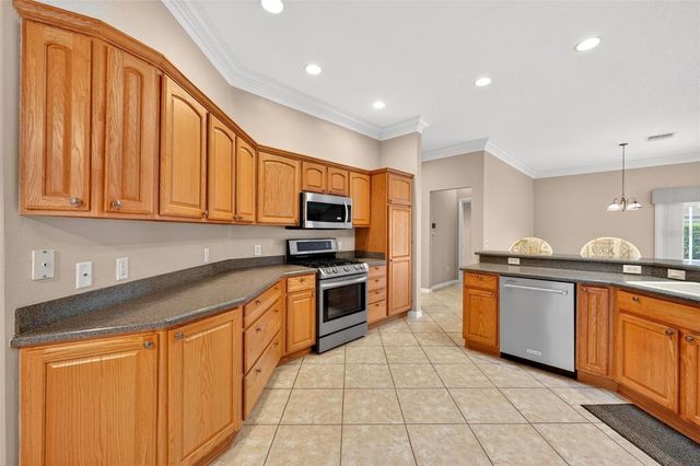 2612 MORVEN PARK WAY, The Villages, FL 32162