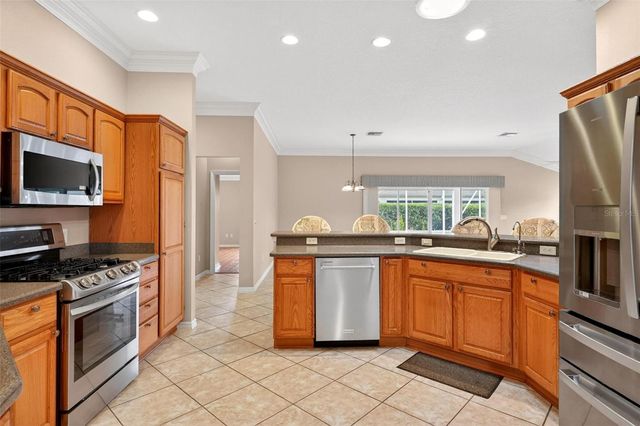 2612 MORVEN PARK WAY, The Villages, FL 32162