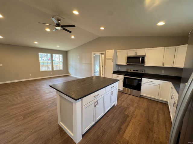 436 Trinton Circle, Bedford, IN 47421