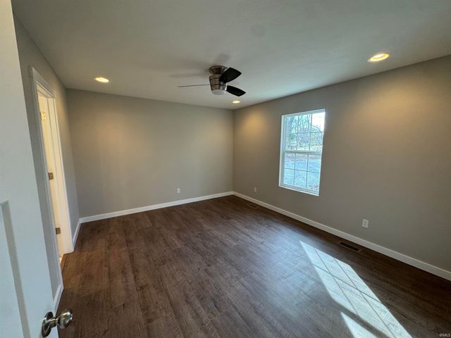 436 Trinton Circle, Bedford, IN 47421