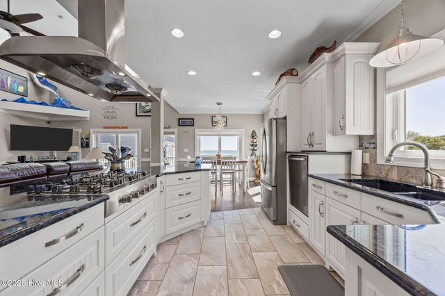 117 Sandfiddler Lane, Harkers Island, NC 28531