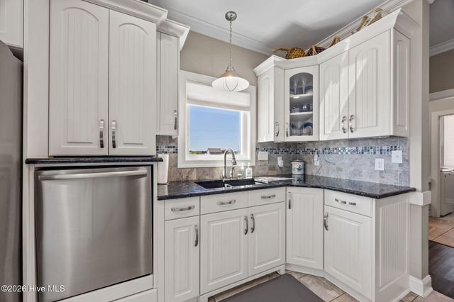 117 Sandfiddler Lane, Harkers Island, NC 28531