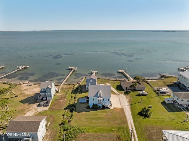 117 Sandfiddler Lane, Harkers Island, NC 28531
