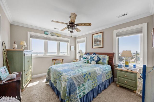 117 Sandfiddler Lane, Harkers Island, NC 28531