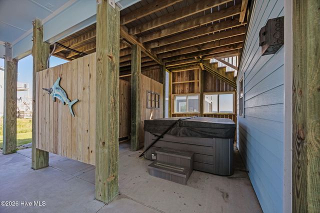 117 Sandfiddler Lane, Harkers Island, NC 28531