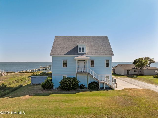 117 Sandfiddler Lane, Harkers Island, NC 28531