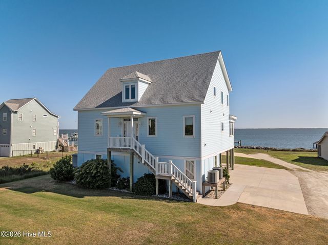 117 Sandfiddler Lane, Harkers Island, NC 28531