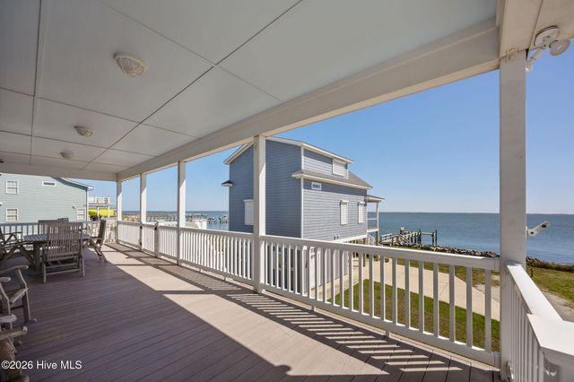 117 Sandfiddler Lane, Harkers Island, NC 28531