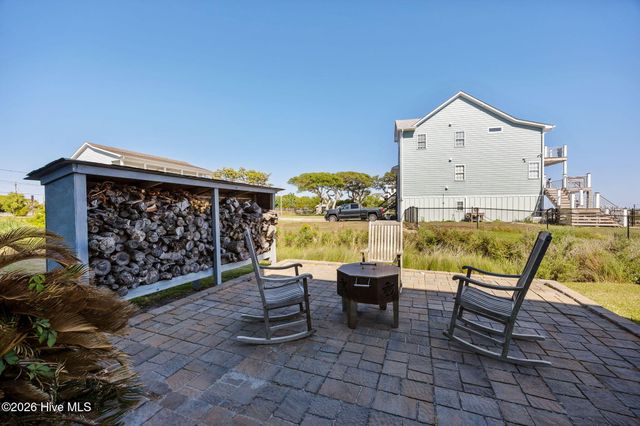 117 Sandfiddler Lane, Harkers Island, NC 28531