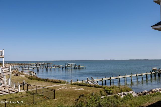 117 Sandfiddler Lane, Harkers Island, NC 28531