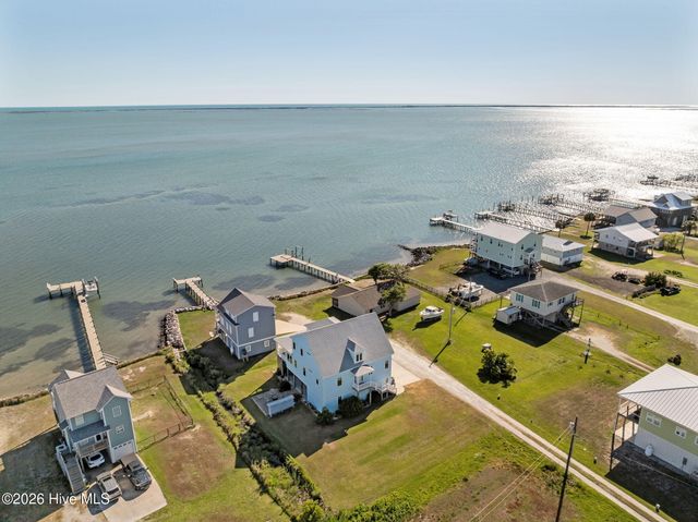 117 Sandfiddler Lane, Harkers Island, NC 28531