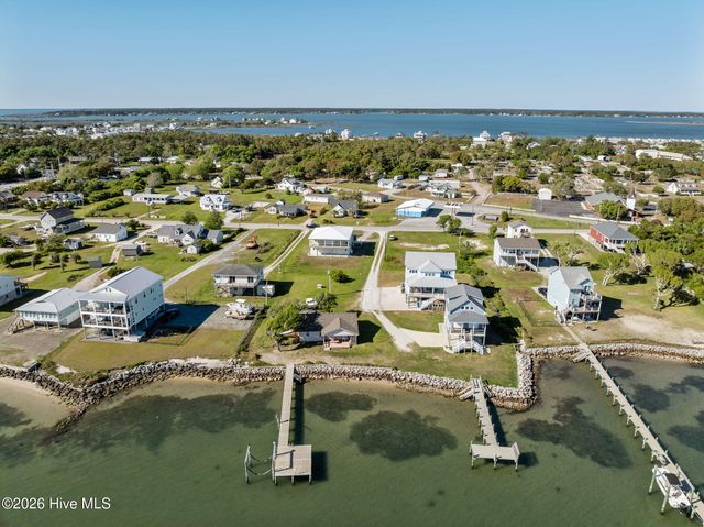 117 Sandfiddler Lane, Harkers Island, NC 28531