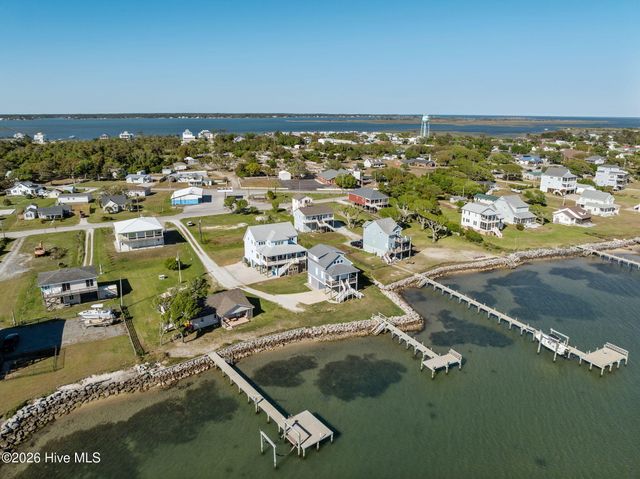 117 Sandfiddler Lane, Harkers Island, NC 28531