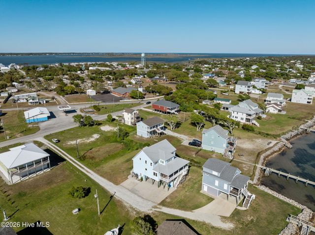 117 Sandfiddler Lane, Harkers Island, NC 28531