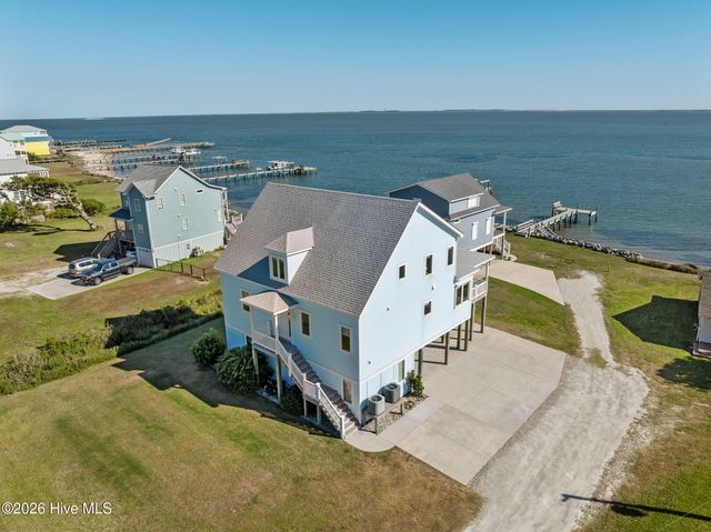 117 Sandfiddler Lane, Harkers Island, NC 28531